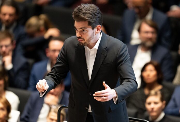 Bart De Wever besuchte den Auftritt von Dirigent Lahav Shani in der Essener Philharmonie. (Archivbild)