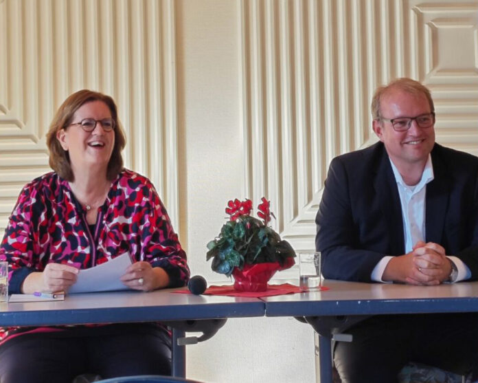 Kerstin Griese und Martin Engels beim Gesprächskreis. Foto: Büro Griese