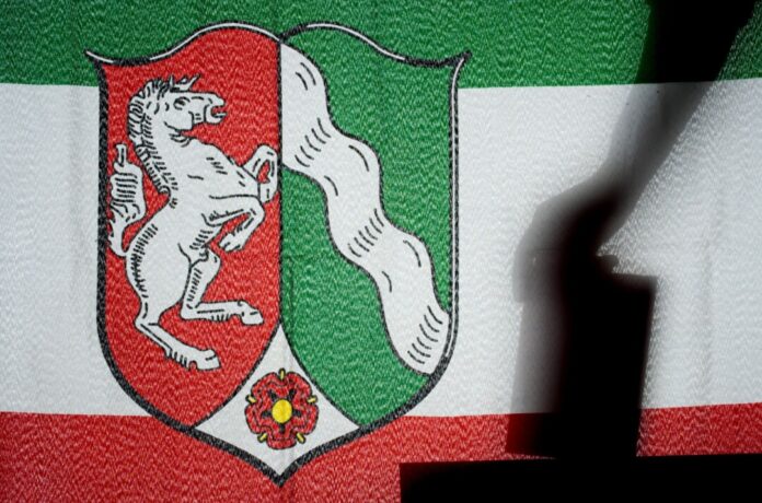 Briefwähler, die auf Nummer sicher gehen wollen, dass ihre Stimme bei der Stichwahl ankommt, sollten vor Ort abstimmen, empfiehlt die Landeswahlleiterin. (Symbolbild)