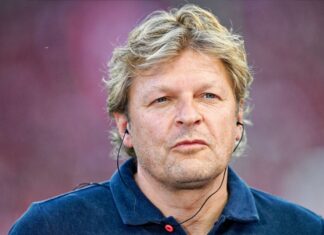 Schalkes Sportdirektor Youri Mulder hat einen Spieler verliehen. (Archivbild)