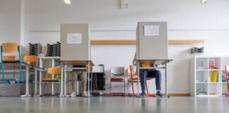 An einigen Orten öffneten die Wahllokale verzögert. (Symbolbild)
