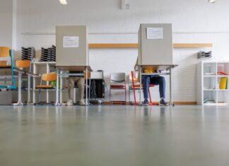 An einigen Orten öffneten die Wahllokale verzögert. (Symbolbild)