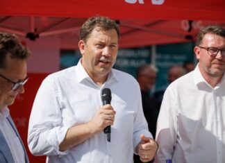 Bundesfinanzminister Lars Klingbeil (SPD) will im nordrhein-westfälischen Kommunalwahlkampf Klarheit schaffen, was die Städte und Gemeinden zu erwarten haben. (Archivbild)