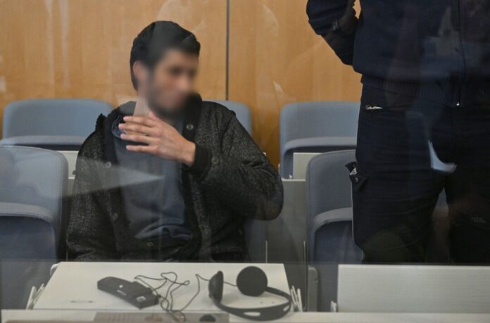 Der Angeklagte hatte die Tat zu Prozessbeginn gestanden. 