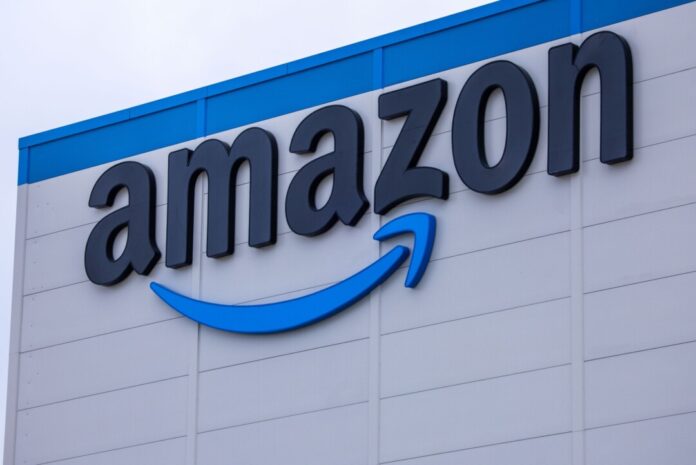 Das Logo von Amazon passt zur Entwicklung der Arbeitsplätze in Werne: Es geht bergauf. (Archivbild)