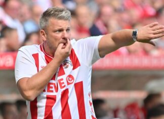 Freut sich über Euphorie bei den Fans: Kölns Trainer Lukas Kwasniok (Archivbild)