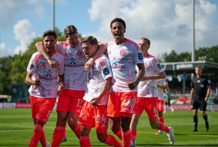 Sieg nach Rückstand: Die Fortuna jubelte am Sonntag in Münster.