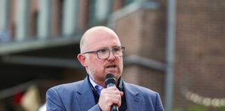 Bei der Oberbürgermeisterwahl in Duisburg muss Amtsinhaber Sören Link in die Stichwahl. (Archivbild) 