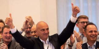 In Dortmund, der drittgrößten Stadt in NRW, unterlag SPD-Amtsinhaber Thomas Westphal nach einem Kopf-an-Kopf-Rennen gegen den CDU-Herausforderer Alexander Omar Kalouti. 