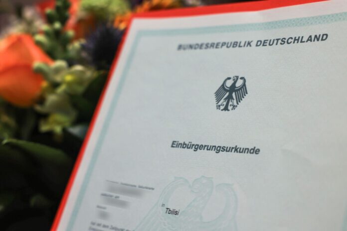 Für Zigtausende Syrer ist die Einbürgerung in Nordrhein-Westfalen ein Ausweg aus einer unsicheren Zukunft in ihrer Heimat. (Symbolbild)