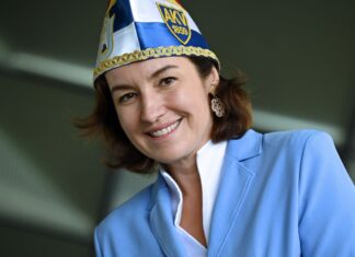 Dorothee Bär (CSU) ist erst die 9. Frau, die den Orden erhält.
