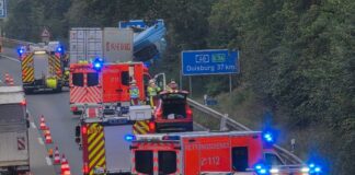 Zunächst rückte die Feuerwehr auch mit Rettungs- und Notarztwagen an. 