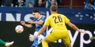 Der starke Schalker El-Faouzi scheitert knapp.
