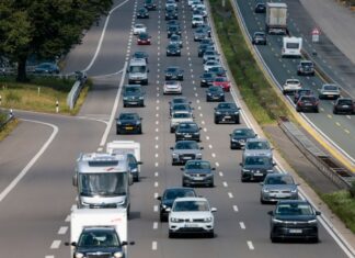 Höhere Schäden, höhere Regionalklassen: Fast jeder vierte Autofahrer in NRW wird von den Versicherern künftig höher eingestuft. (Symbolbild)