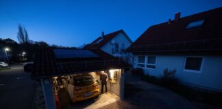 Auto-Akkus als Stromspeicher: Laut dem Energieversorger Eon können immer mehr E-Autos den gespeicherten Strom nicht nur selbst verbrauchen, sondern auch wieder abgeben. «Bidirektionales Laden» heißt das Stichwort. (Archivbild)