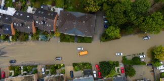 Überflutete Straßen in Mönchengladbach nach dem Starkregen.