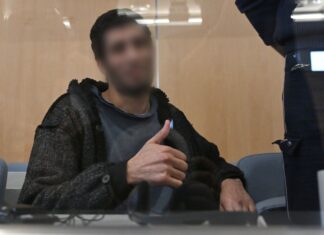 Issa al Hasan hatte bereits zu Prozessbeginn gestanden, den Messerangriff begangen zu haben. 
