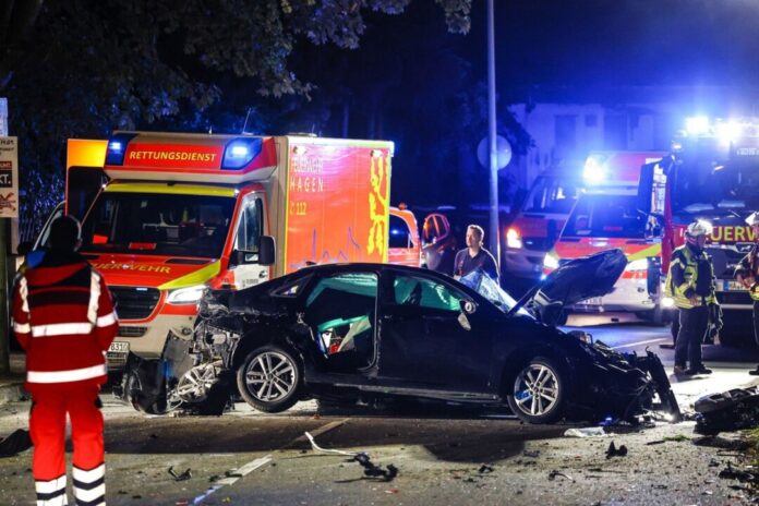 Für den Fahrer des Wagens kam jede Hilfe zu spät: Er starb noch am Unfallort
