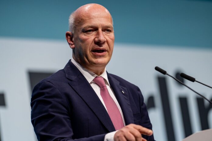 Berlins Regierender Bürgermeister fordert: Die Bundesministerien sollten komplett nach Berlin umziehen. (Archivbild)