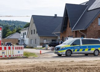 Gegen den Tatverdächtigen wird wegen mehrerer Delikte ermittelt. 