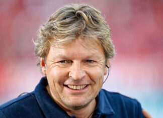 Schalkes Sportdirektot Mulder hat noch einen jungen australischen Innenverteidiger verpflichtet. (Archivbild)