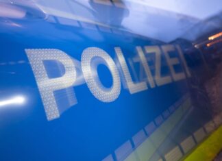 Die Kölner Polizei sucht nach einem geflohenen Häftling. (Symbolfoto)
