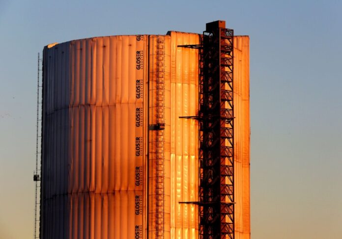 Das Gasometer war einst einer der größten Gasbehälter Europas - und hat sich nun zu einem der meistbesuchten Ausstellungsräume in Nordrhein-Westfalen entwickelt. (Archivbild)