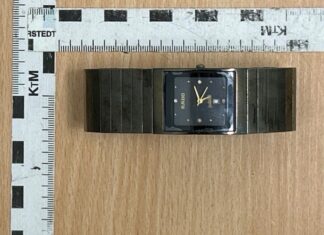 Zehn Jahre war sie verschwunden, nun hat die Polizei die gestohlene Uhr eines 81-Jährigen wiedergefunden.