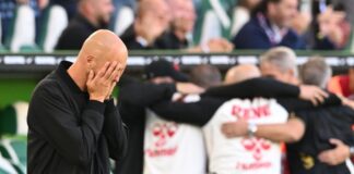 Kölner Jubel, Wolfsburger Entsetzen: VfL-Trainer Paul Simonis nach dem späten 3:3.