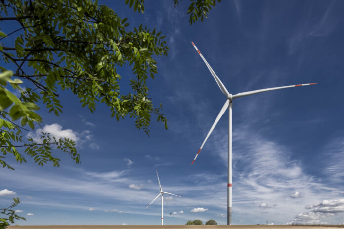 In Schleswig-Holstein beteiligen sich die Erkrather Stadtwerke an einem Windpark. Foto: Trianel