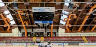 Nach dem Austausch der kompletten Beleuchtung und der Elektrik konnte die Eissporthalle schon Anfang September für das Training der Ice Aliens genutzt werden, inzwischen sind auch die Restarbeiten erledigt. Foto: Stadt Ratingen