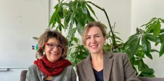 Olha Pustovoitova und Tina Borrenkott helfen Familien, Jugendlichen und Kindern. Foto: Diakonie