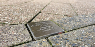 Velbert: “Mit jedem Stolperstein kehrt die Erinnerung an ein Leben zurück” In Velbert erinnern bereits zahlreiche Stolpersteine an die Schicksale der Opfer von Nationalsozialisten - hier an Helene Heumann aus Neviges, die deportiert und 1948 in Auschwitz ermordet wurde. Foto: Volkmann