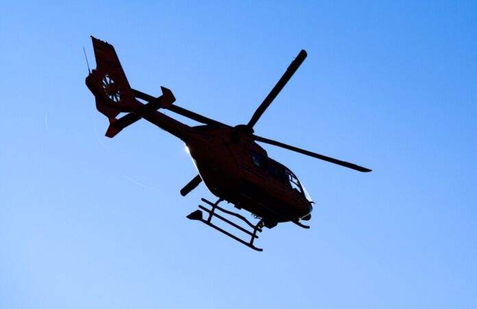 Ein Rettungshubschrauber brachte den schwer verletzten Jungen in ein Krankenhaus. (Symbolbild)