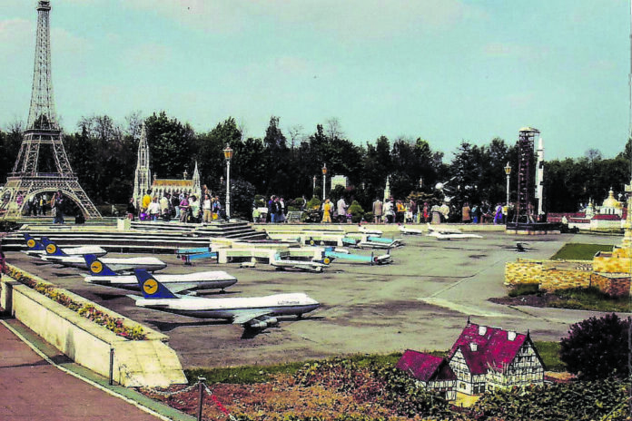 42_RAT_Minidomm Karl-Heinz Besting 2-3 Über den Flughafen nach Paris und Florida in 5 minuten, Der Minidomm hatte es möglich gemact, Bild: Karl-Heinz Besting