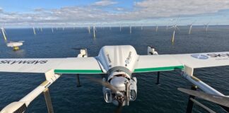 RWE hat autonom fliegende Drohnen getestet, die Material zu Windrädern auf See bringen können.