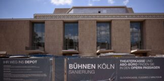 Nach einer jahrelangen Sanierung mit extrem gestiegenen Kosten steht ein Termin zur Wiedereröffnung der Kölner Bühnen fest. (Archivfoto)