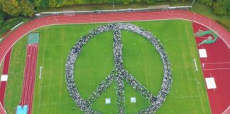 Das Peace-Zeichen hatte einen Durchmesser von 70 Metern.