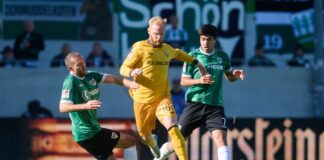 Preußen Münster (grün) und Dynamo Dresden (gelb) lieferten sich einen offenen Schlagabtausch.