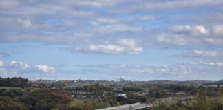 A44-Lückenschluss – Vom Symbol der Vernunft zum Schildbürgerstreich der Neuzeit? Das Komplizierteste ist erledigt, jetzt fehlt es an Durchsetzungsvermögen der gewählten Volksvertreter, der am Willen. A44 Brücke in der grünen Landschaft (hier noch ohne A44) ; Bild: Alexander Heinz