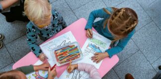Winter im Terminal: Flughafen lädt zum Aktionstag am 9. November Kinder malen Flugzeuge aus, Bild: Flughafen Düsseldorf