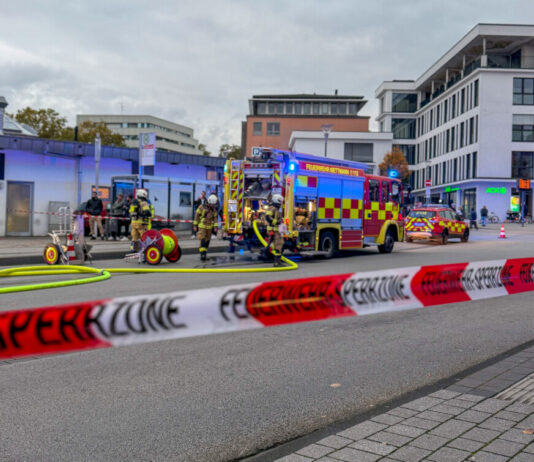 Rund zwei Stunden dauerte der Einsatz in der Mettmanner Innenstadt. Foto: FW Mettmann