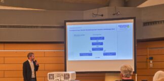 Frank Kluitmann von den Stadtwerken bei seinem Vortrag im Angersaal, Bild: Alexander Heinz