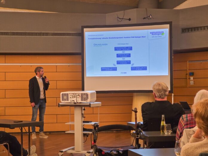 Frank Kluitmann von den Stadtwerken bei seinem Vortrag im Angersaal, Bild: Alexander Heinz