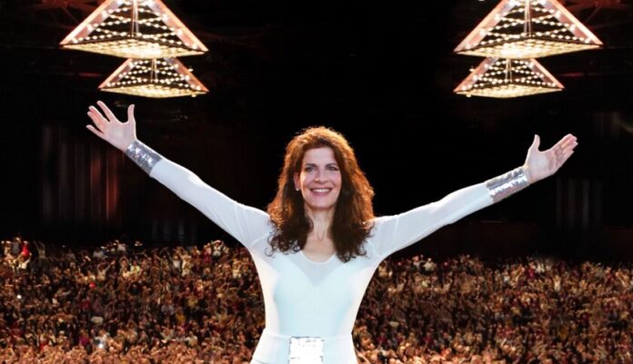 Frau Höpker kommt erstmals für ein weihnachtliches Mitsingkonzert nach Ratingen. Foto: Veranstalter