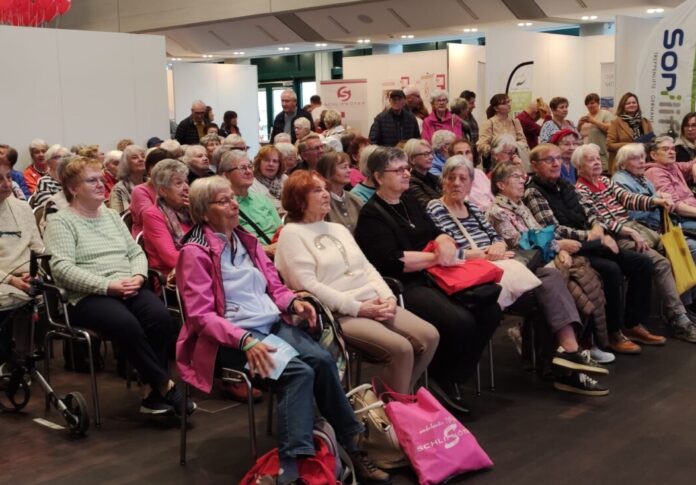 Die Veranstaltung rund um Seniorenthemen im Forum Velbert war gut besucht. Foto: Stadt Velbert