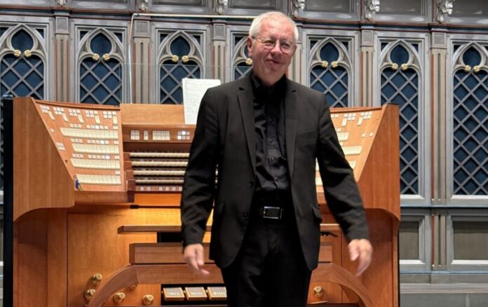 Der Organist Wolfgang Seifen spielt in Mettmann. Fotorechte: Wolfgang Seifen