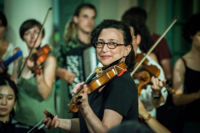 Deborah Strauss ist eine der Dozentinnen des Workshops. Foto: Shendl Copitman