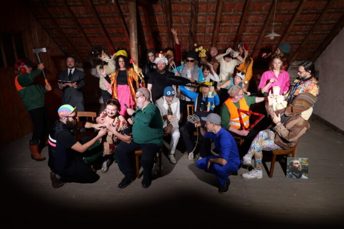 The Dorf_(c) Karl F Degenhardt Die Formation "The Dorf". Foto: Karl F Degenhardt