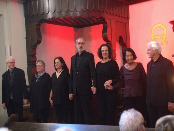 Zauber der Stille Ulrich Cyganek, Orgel; Dorothea Wessel, Sopran; Marina Cyganek, Violine; Ulrich Tipp, Klavier; Kerstin Enzweiler, Alt; Annelie Kraft, Arrangement der Texte und Gedichte, Rezitation; Hans Kraft, Sprecher